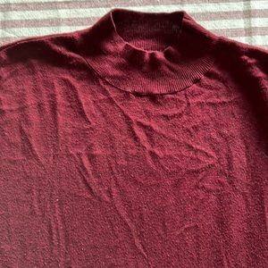 Long sleeve maroon turtleneck sweater